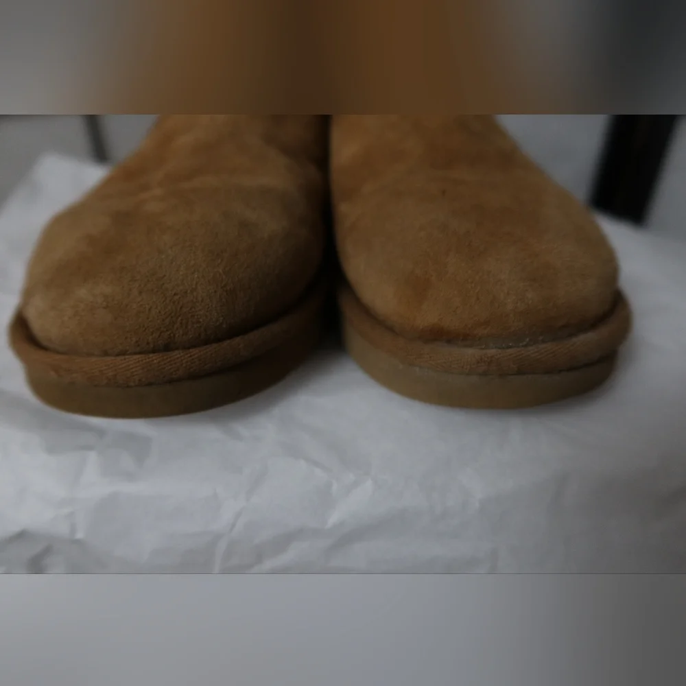UGG Men's Chestnut Suede Slip-On Boots Size 8